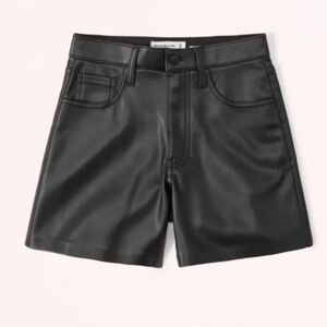 Abercrombie & Fitch Vegan Leather “The Dad Shorts” - Size 30(10)
